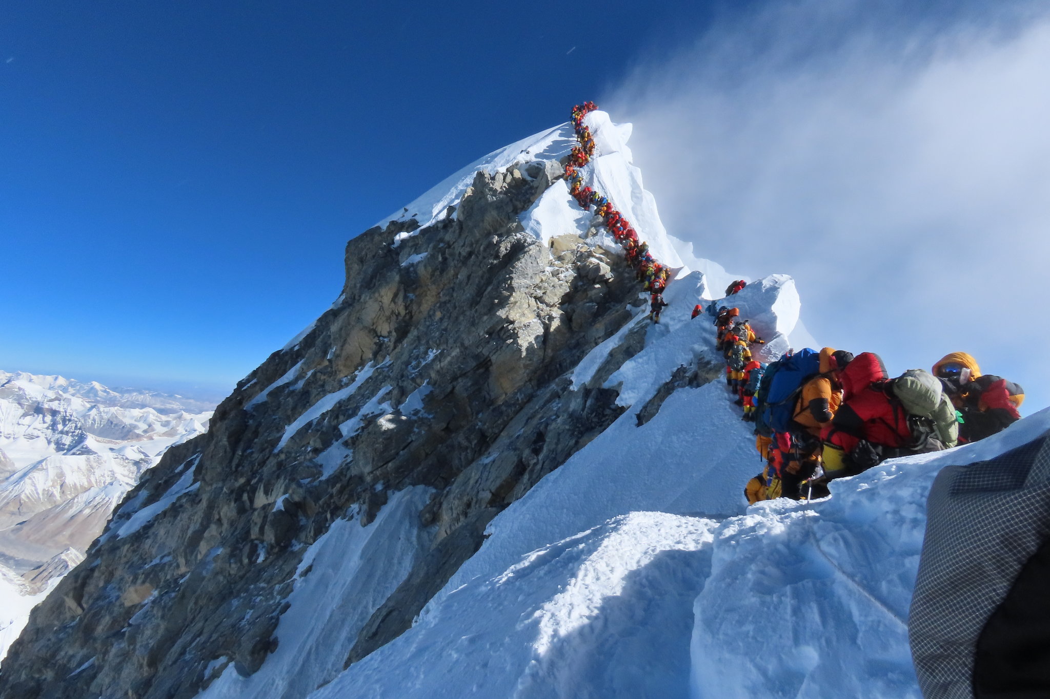 聖母峰的榮耀：商業化與登山精神的質變